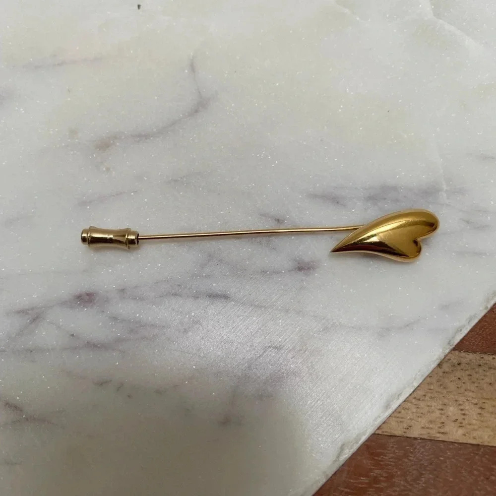 Vintage -  Trifari Yellow Goldtone Heart Stickpin